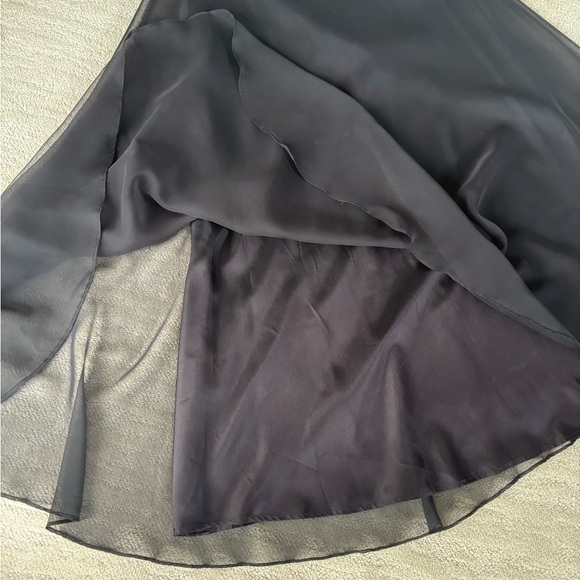 Elegant Black Layered Maxi Skirt - Picture 6 of 11